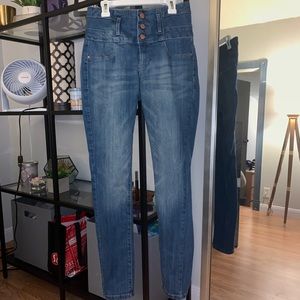 Cute High Waisted Medium Wash Skinny Jeans!